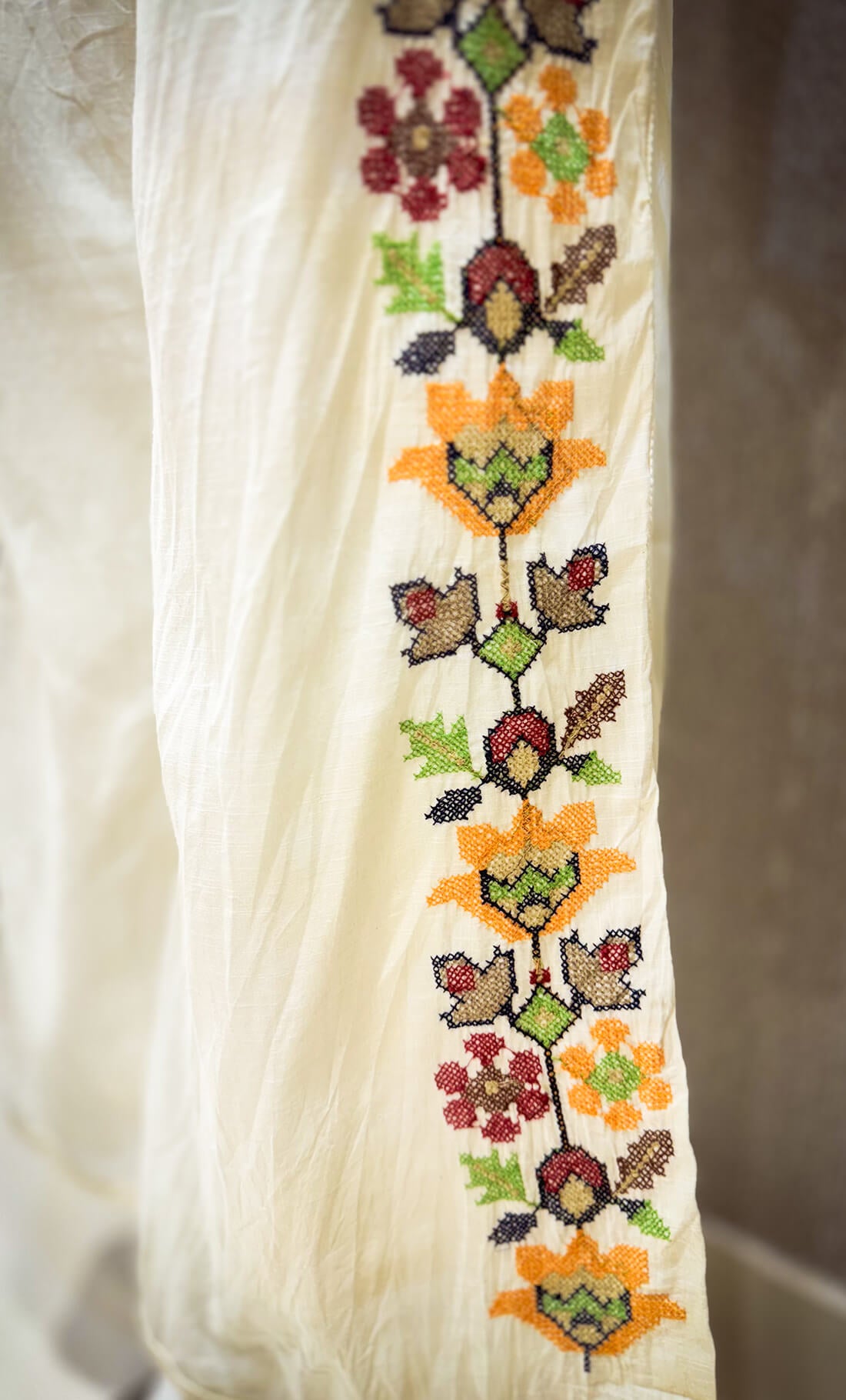 Embroidery Thread Work - Floral Off White
