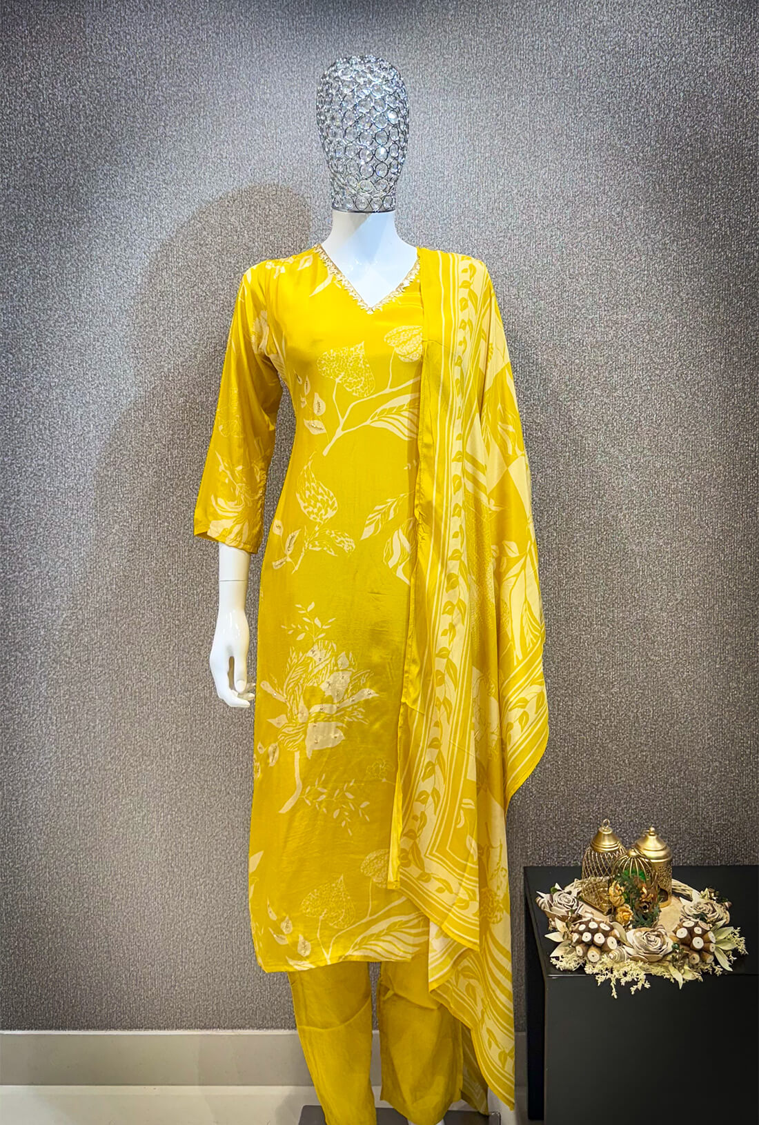 Embellished Work 3piece - Selective Yellow