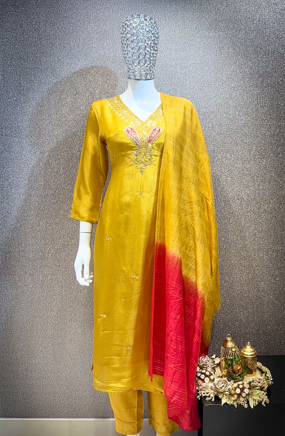 Embellished Work 3piece - Yellow with Red