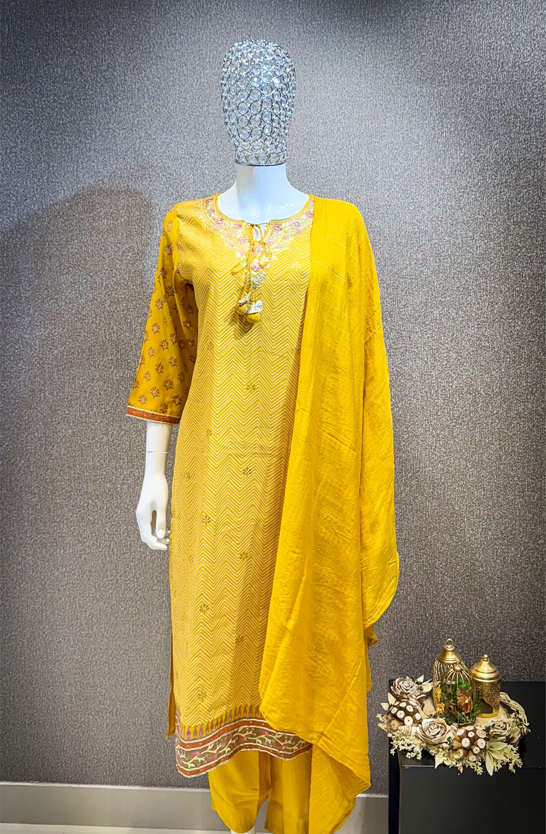 Embellished Work 3piece - Yellow